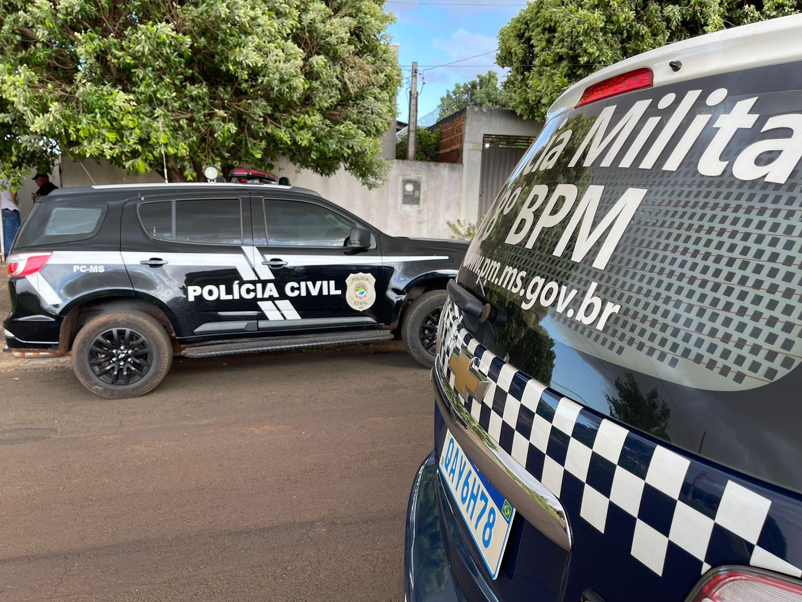 Polícia Civil e Militar no local - Foto: Jornal da Nova